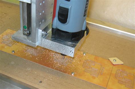 So geht Aluminium fräsen mit der Hobby.